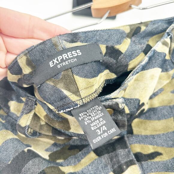 Express Womens Y2K Stretch Camo Velvet Animal Print Mini Skirt Size 3/4 Green - Picture 3 of 6
